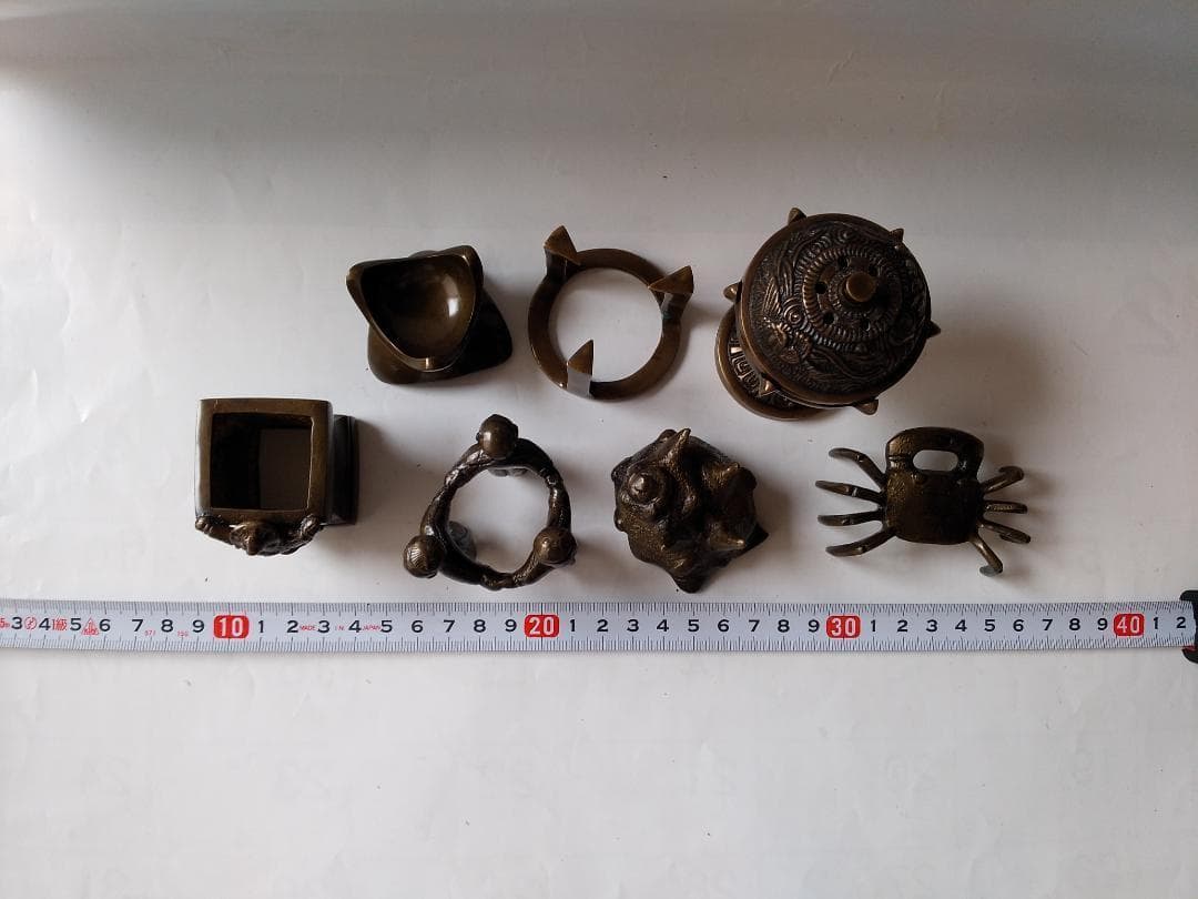 唐銅 七種蓋置 金谷浄雲 造 茶道具 茶器 蓋置 共箱 共布 美品 です。