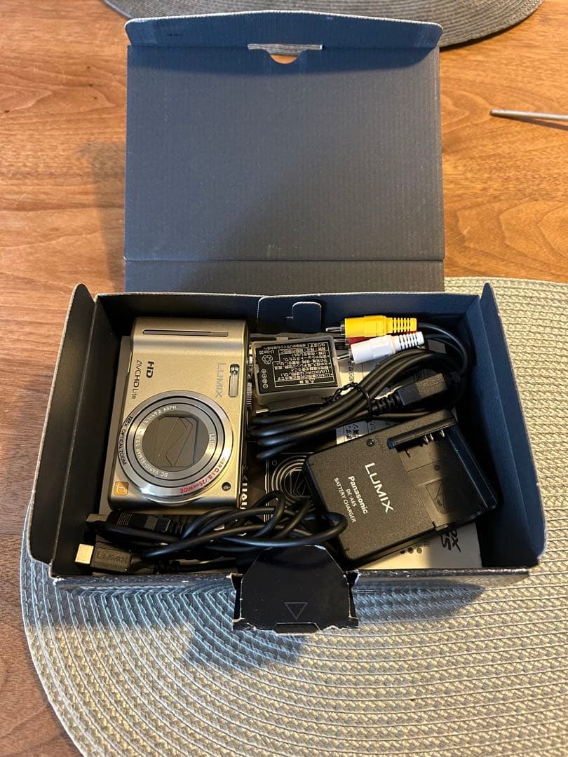 ひこ Panasonic TZ10 コンパクトデジタルカメラ