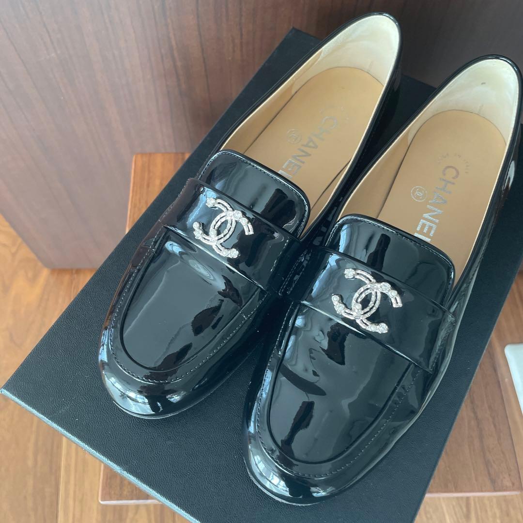 meruシャネル　パテントローファー　37.5センチ