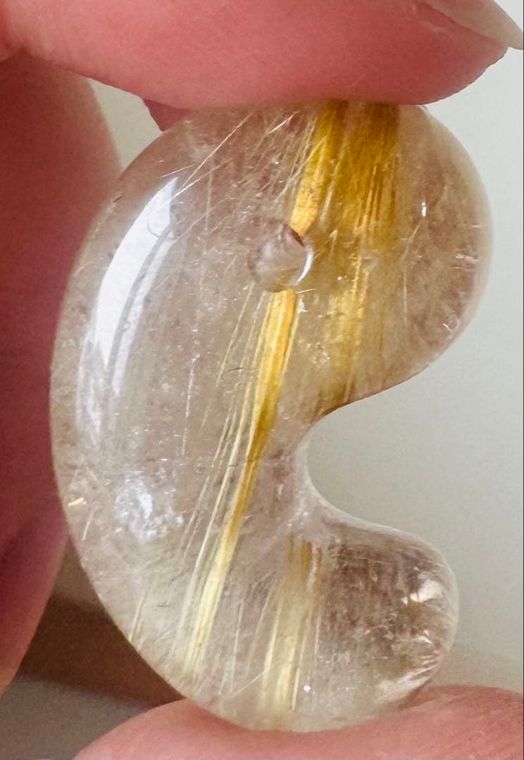 15,000→10,000 ゴールデンルチルクオーツ30mm勾玉