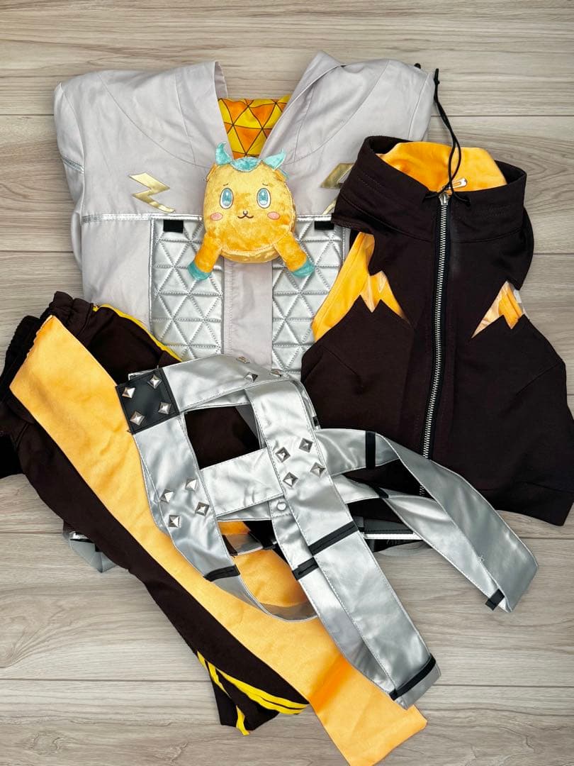 宇佐美リト コスプレ衣装