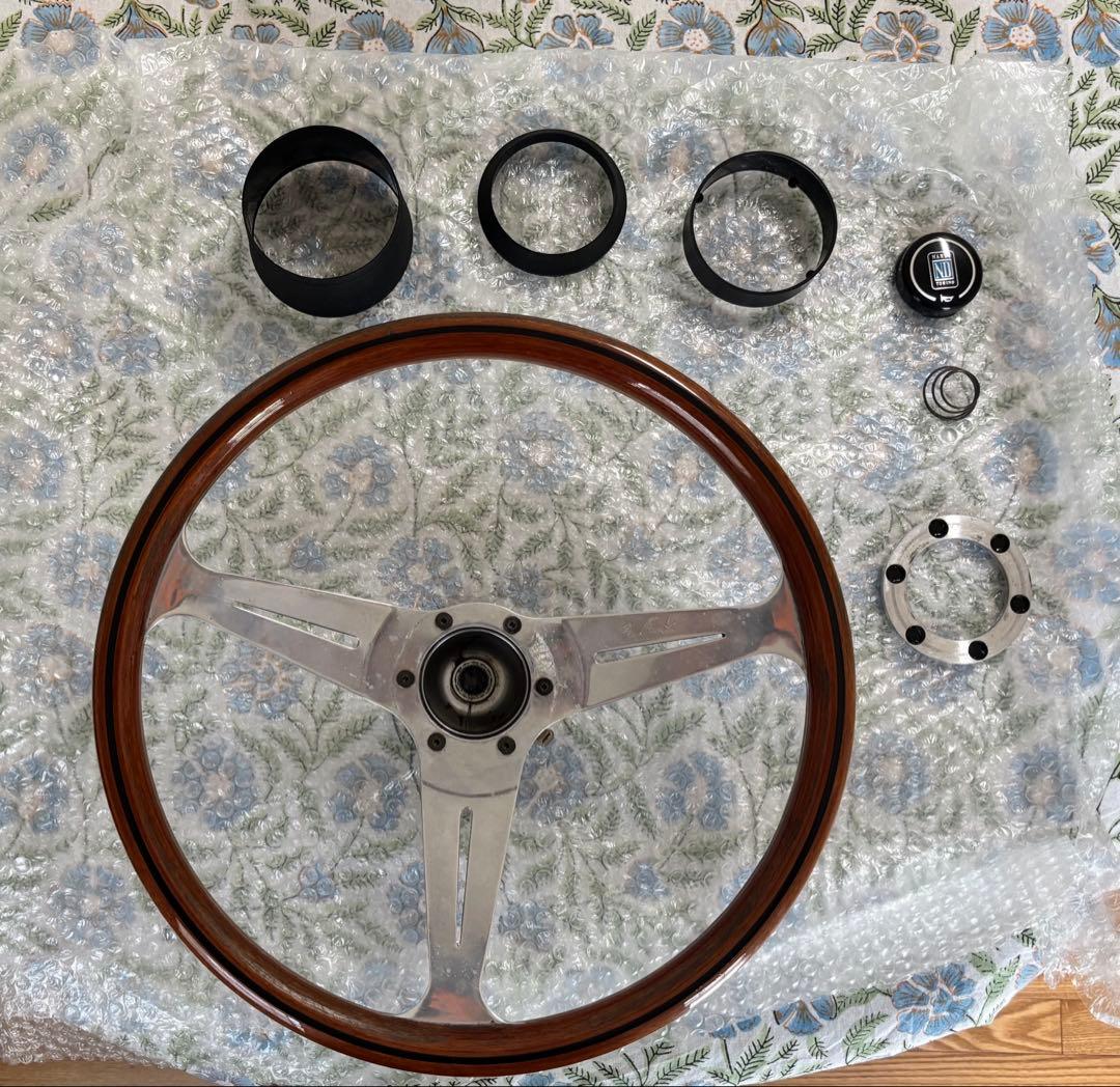 ナルディウッドステアリング