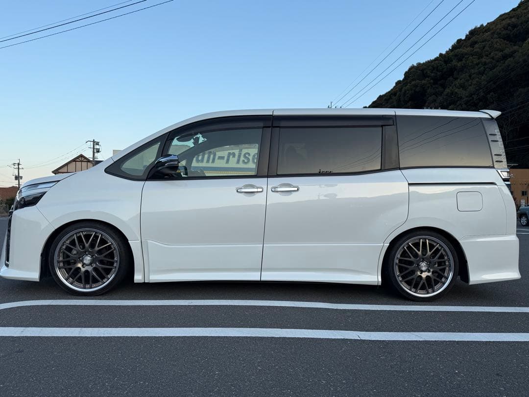 TEIN 車高調　80ヴォクシー　ノア　エスクァイヤー