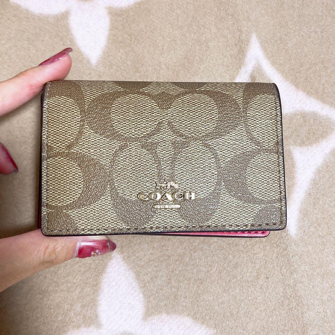 【コロン】 【新品未使用】COACH 名刺入れ ギフトラッピング済み