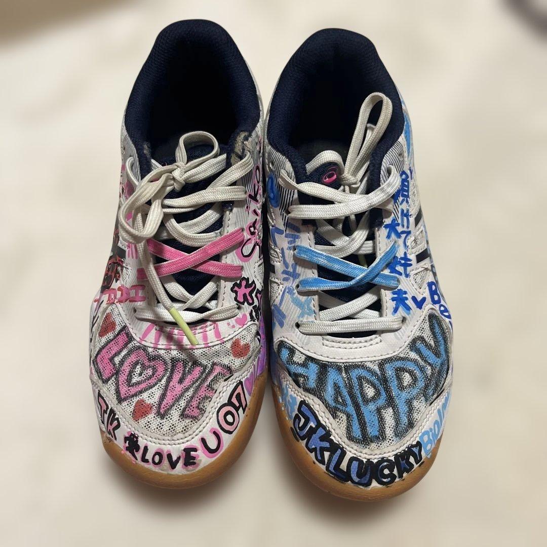 バレーボールシューズ落書き 22.0cm