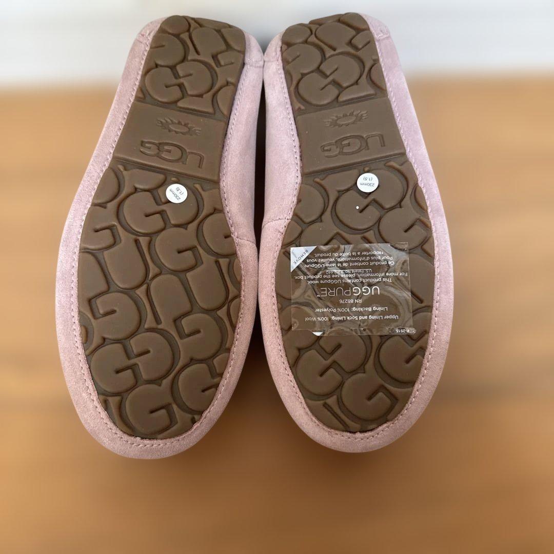 UGG ピンク モカシン　　新品23cm