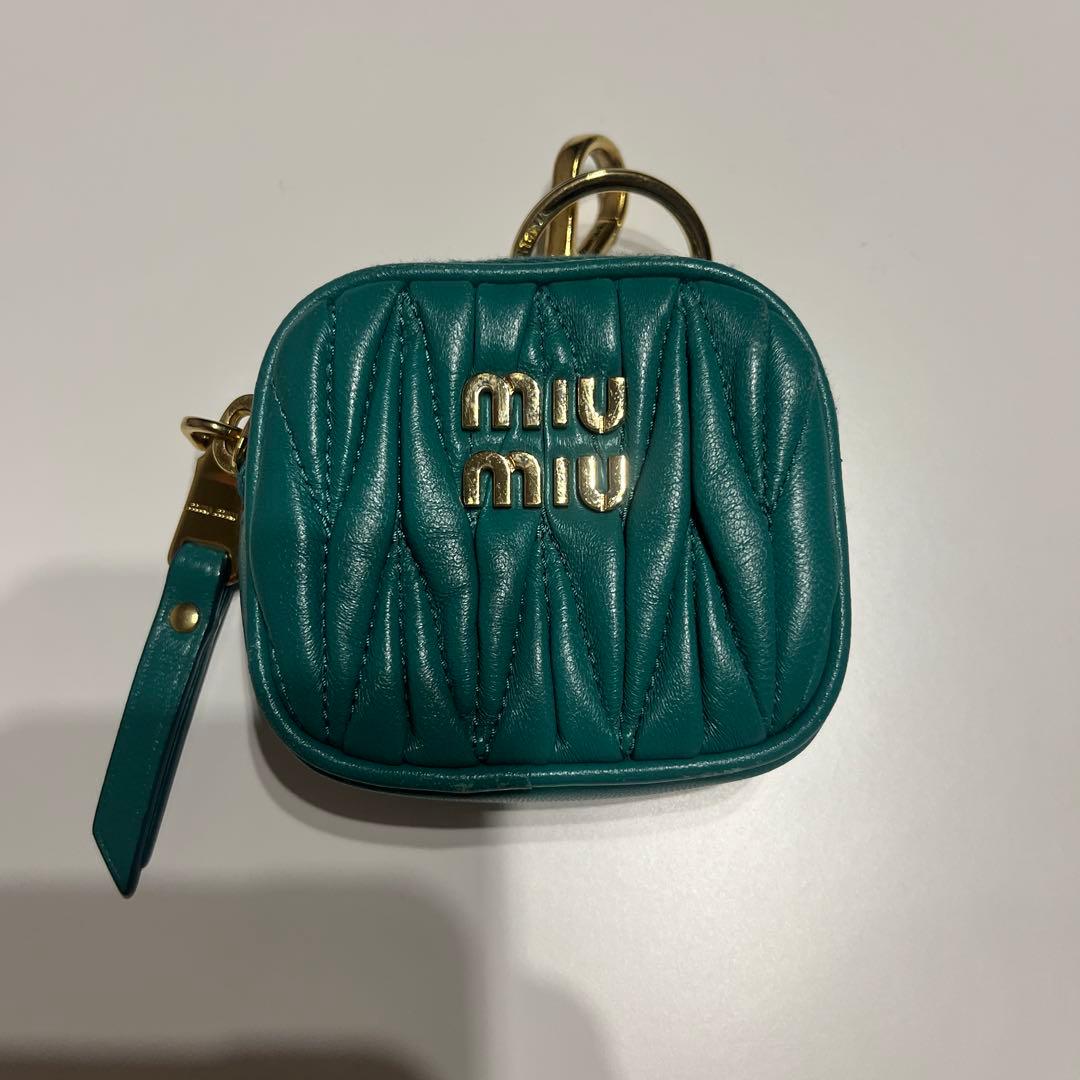 miumiu AirPodsケース