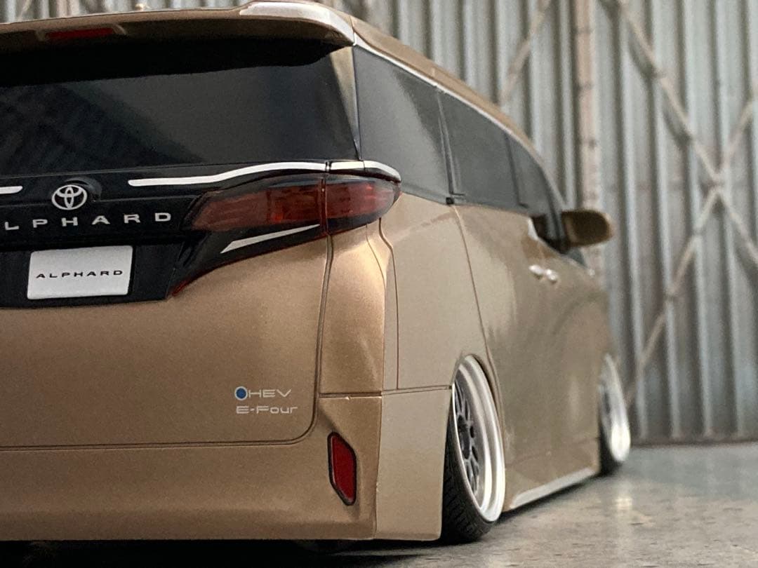 1/24新型アルファード・プレシャスレオブロンド（カスタム品）