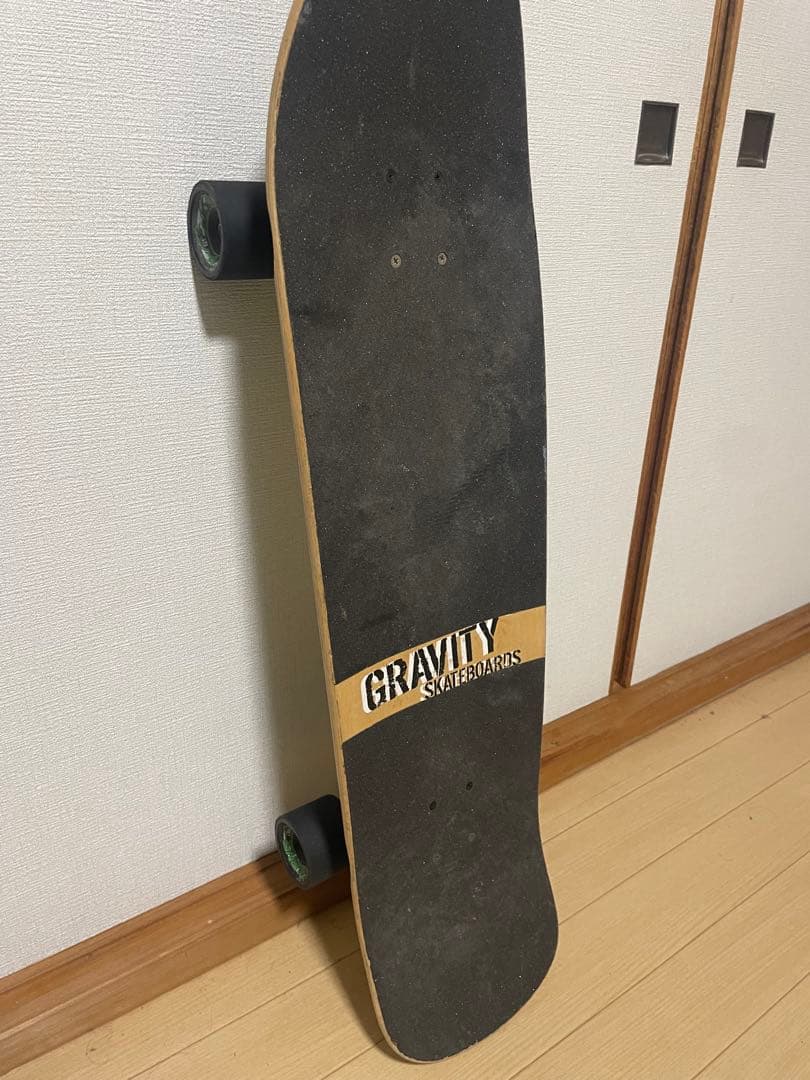 グラビティ　GRAVITY スケートボード