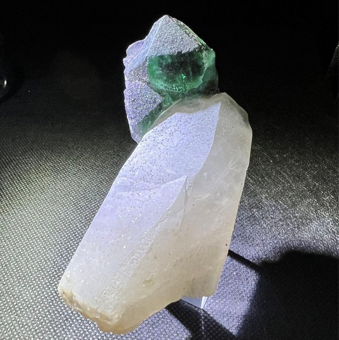 ナミビア　エロンゴ産　クォーツ共生フローライト　キャビネットサイズ