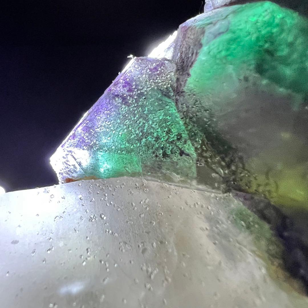 ナミビア　エロンゴ産　クォーツ共生フローライト　キャビネットサイズ