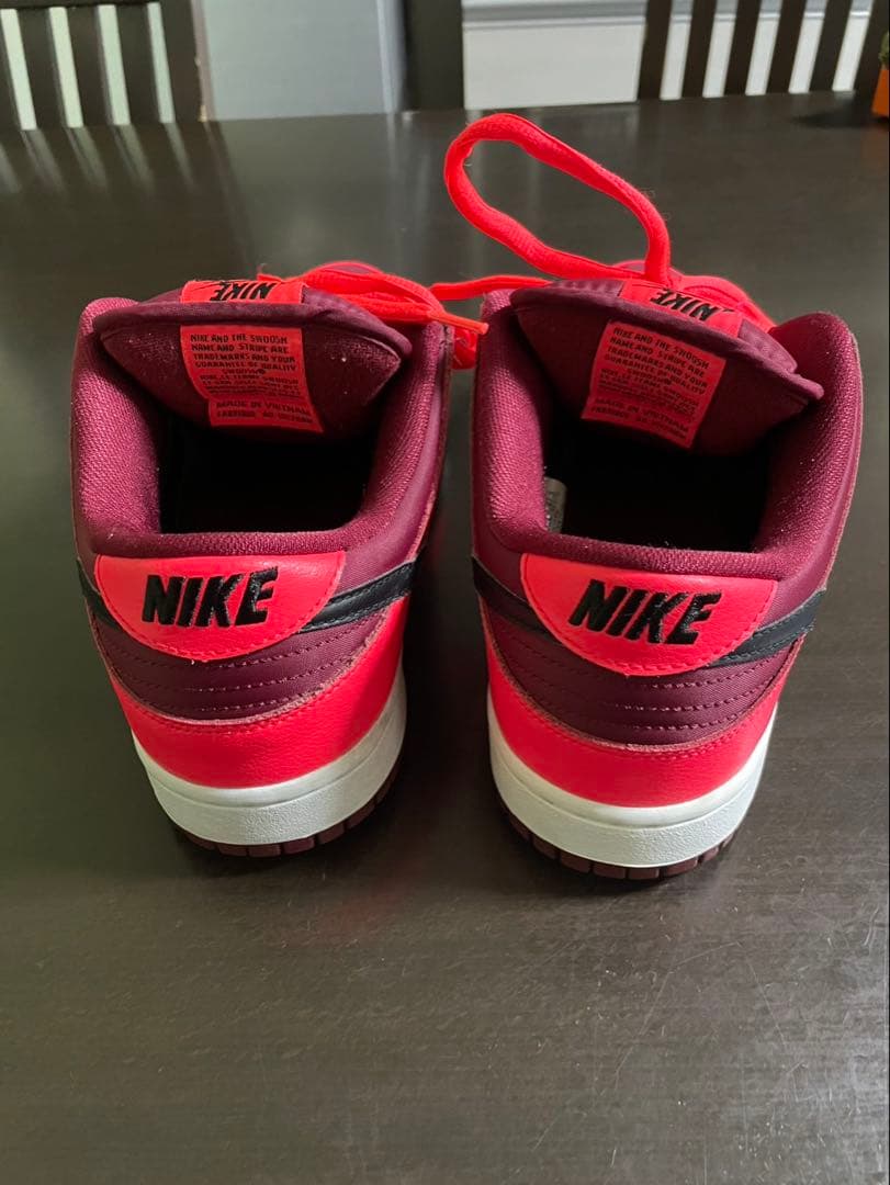 シューズ(男性用) NIKE SB DUNK LOW Laser Crimson 27.5cm