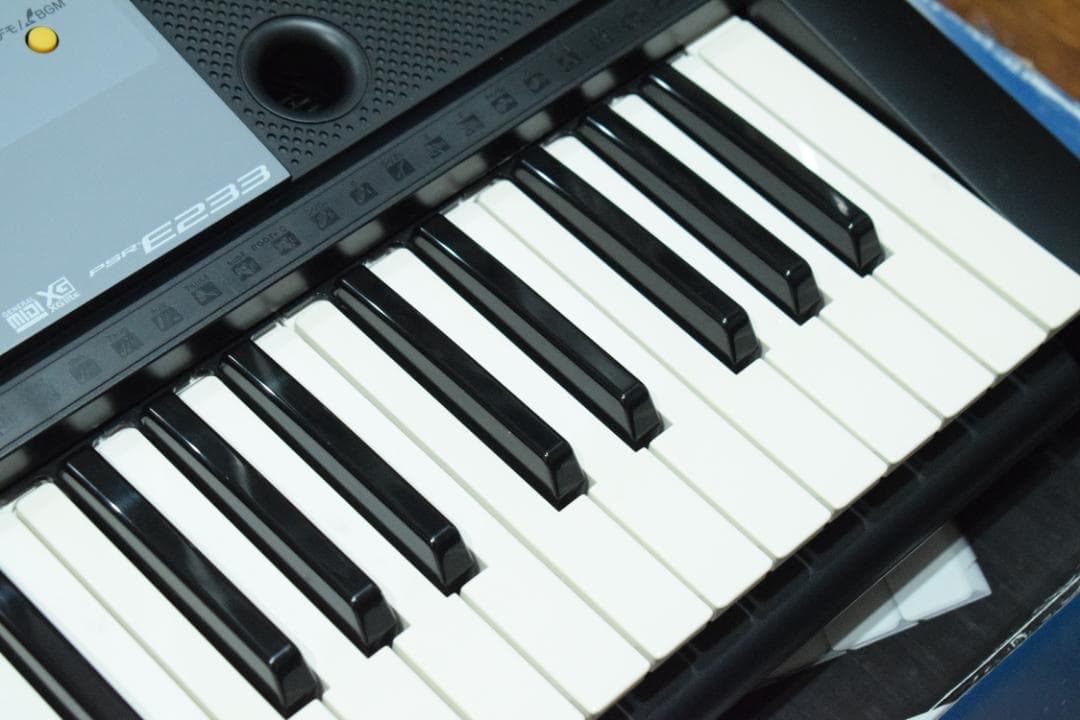 YAMAHA 電子キーボード PSR-E233 動作OK！