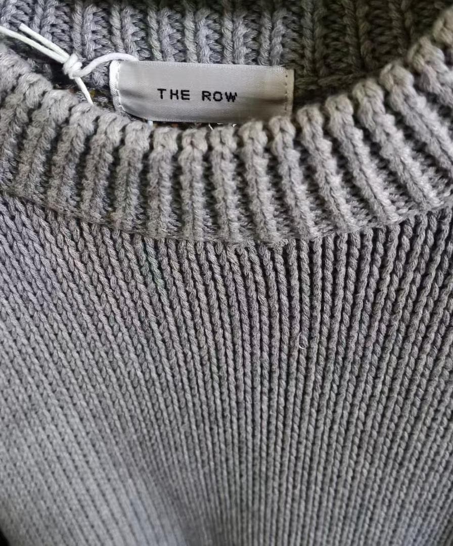 ソフトグレー ニットセーター 長袖