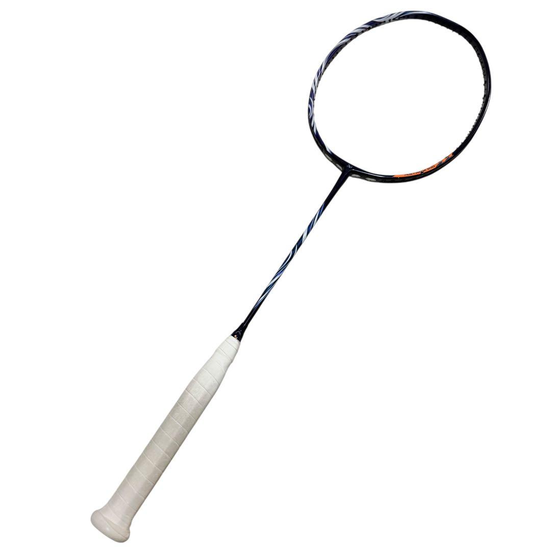 【美品】YONEX アストロクス100ZZ 3UG5 11-21