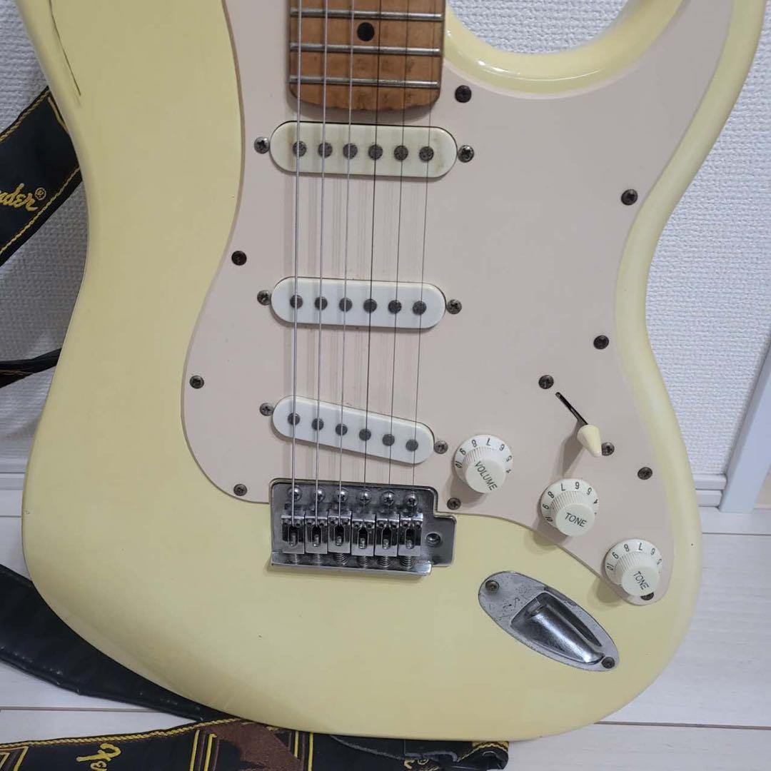 エレキギター ホワイト