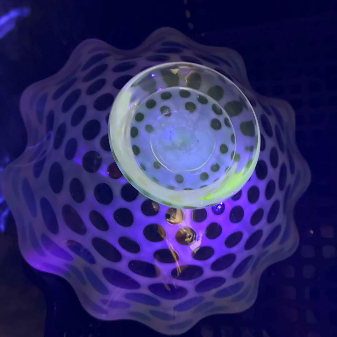 骨董　時代ガラス　フリル　水玉紋　乳白色　オパールセント 氷皿　プレート１客