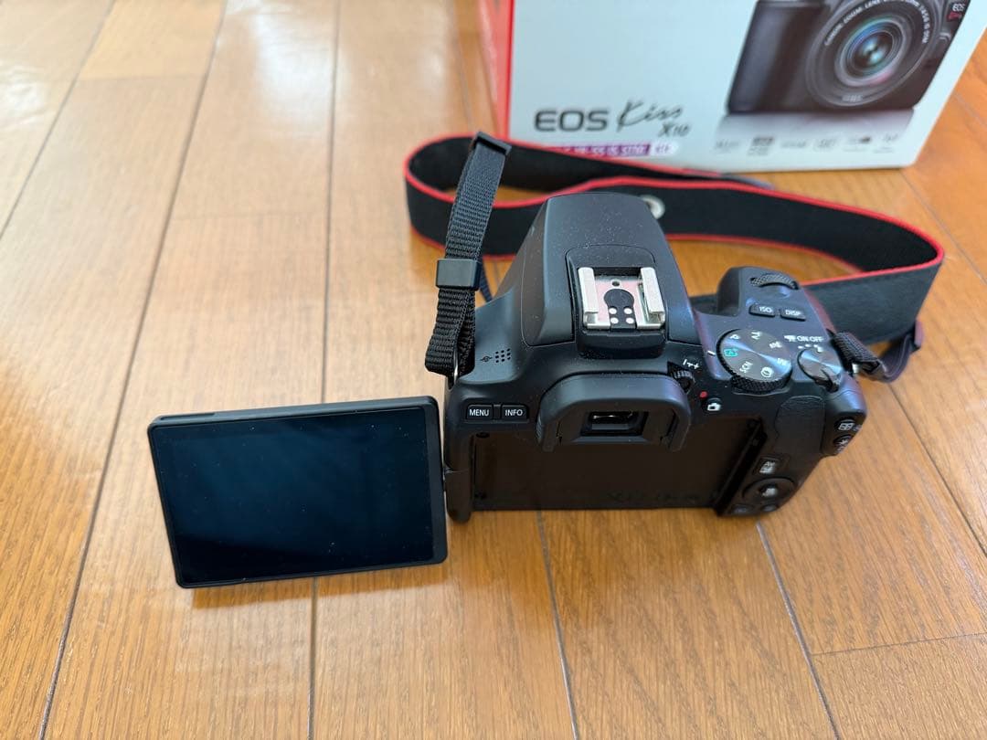 Canon EOS Kiss X10 本体 + レンズ 18-55mm