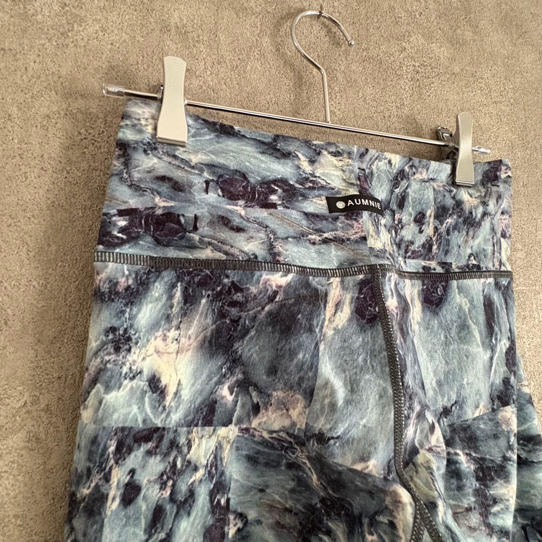 【極美品】AUMNIEアムニー トップス レギンス 上下セットブルー