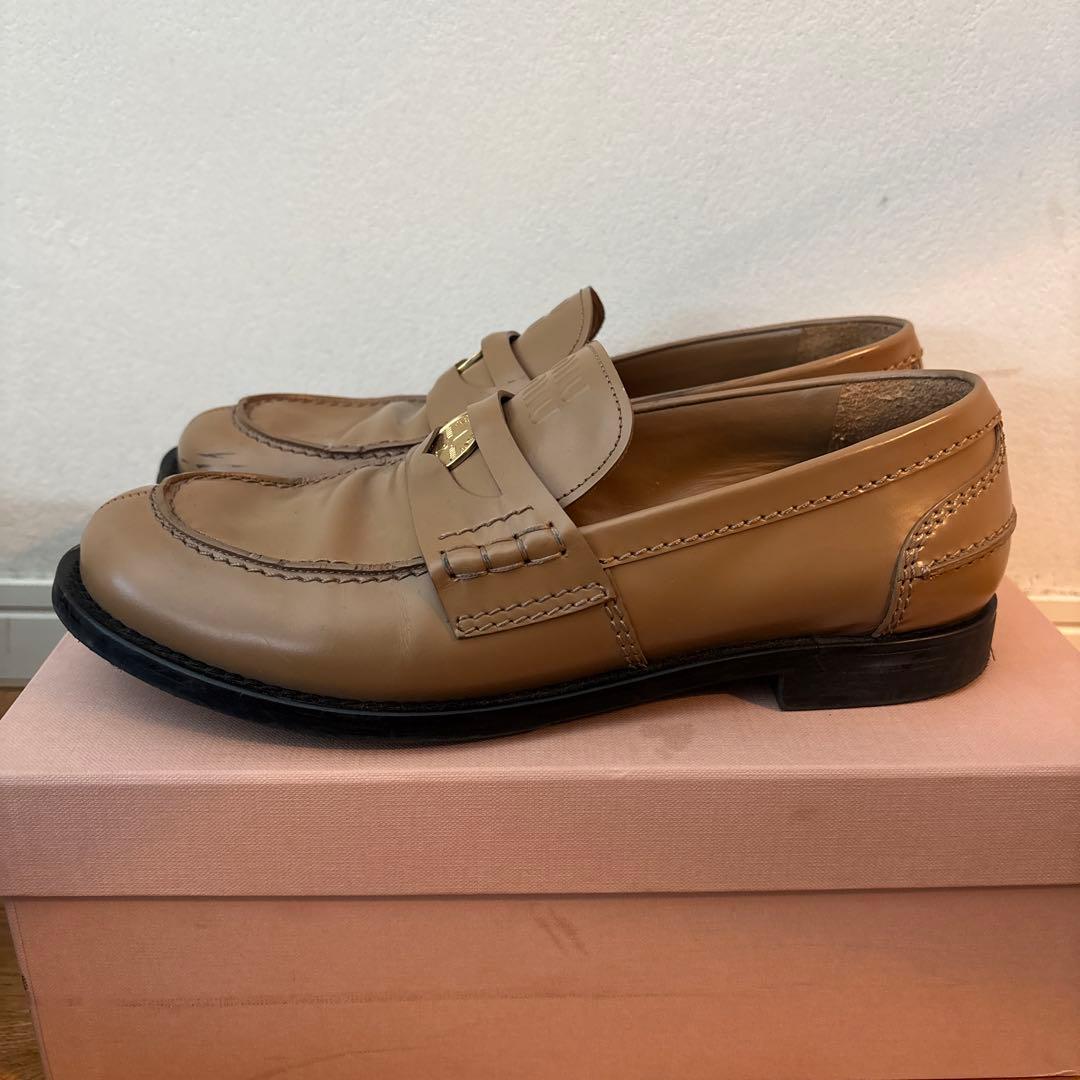 miumiuローファー　ベージュ　38.5