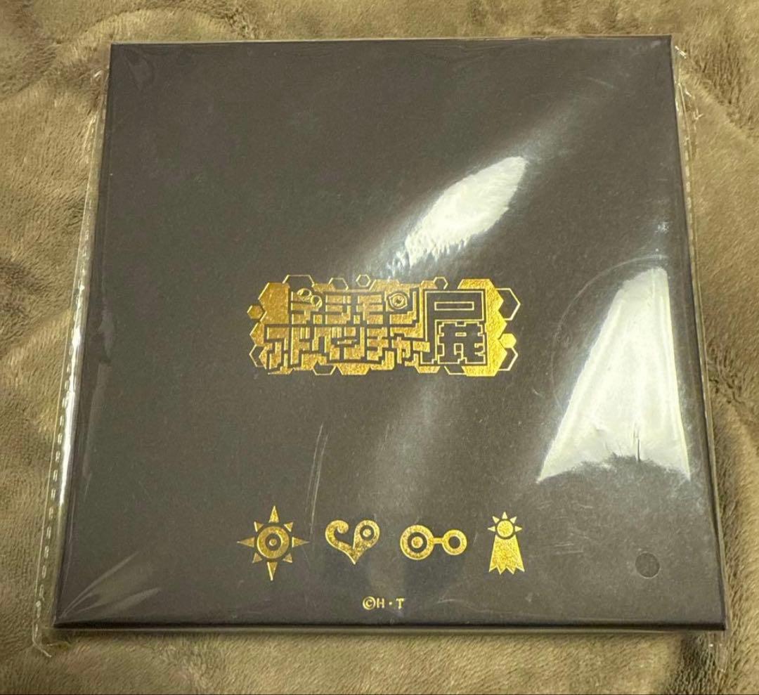 デジモンアドベンチャー展　記念メダル風ピンズ