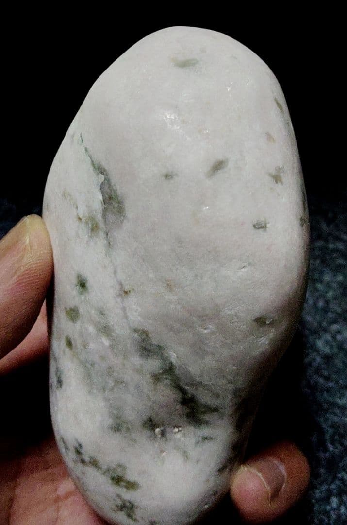 ★翡翠原石★糸魚川ピンク翡翠【須沢海岸・磨き・底カット801ｇ】