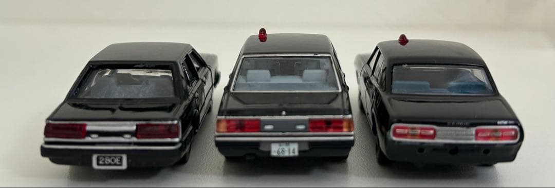 トミカリミテッドヴィンテージ 西部警察 多目的装甲車 覆面パトカー3台付セット