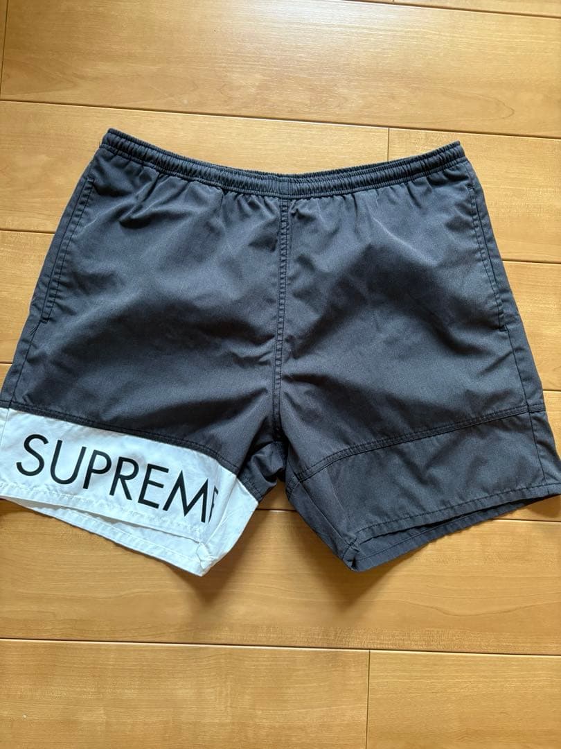 【希少】supreme シュプリーム　スイムウェア　黒x白ロゴ　Lサイズ相当