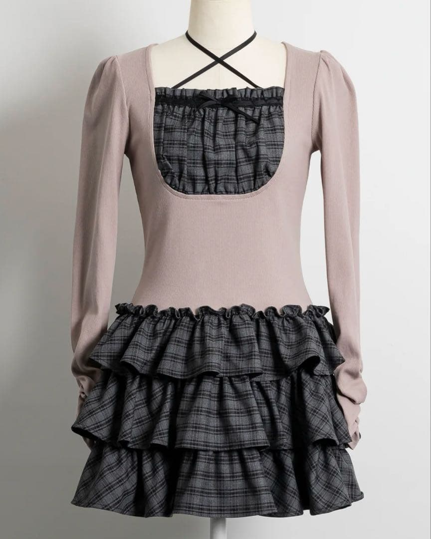 ラウンドフリルティアードリブワンピース pium