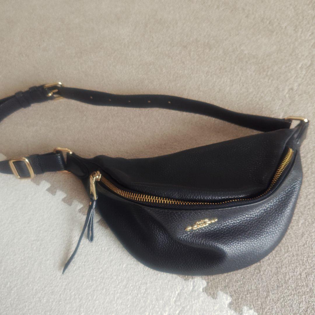 コーチ　ボディバッグ