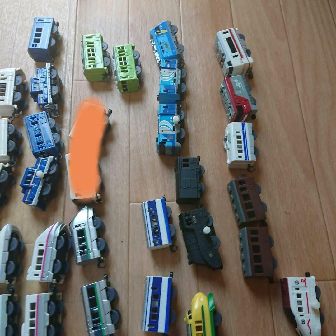 カプセルプラレール