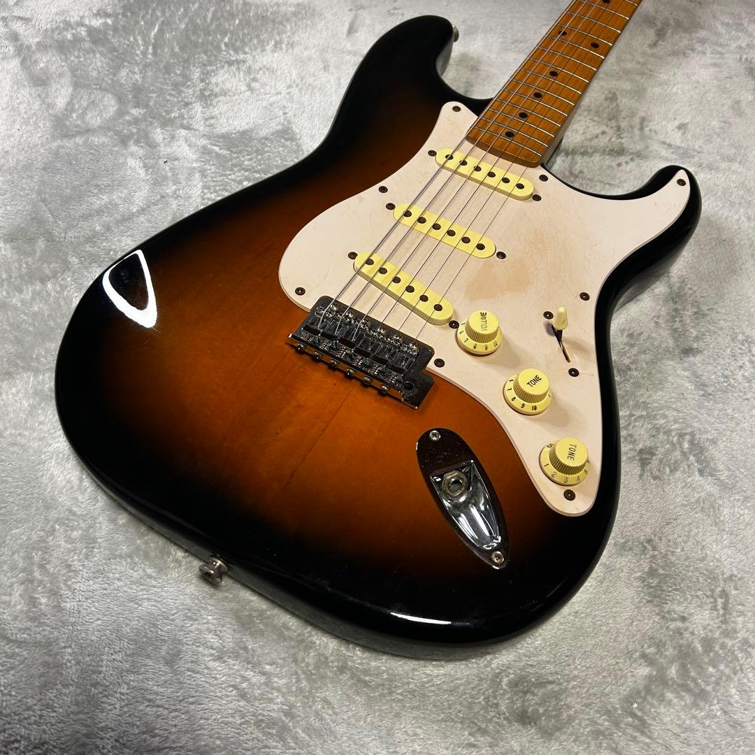 スクワイヤー アフィニティシリーズ ストラトキャスター サンバースト