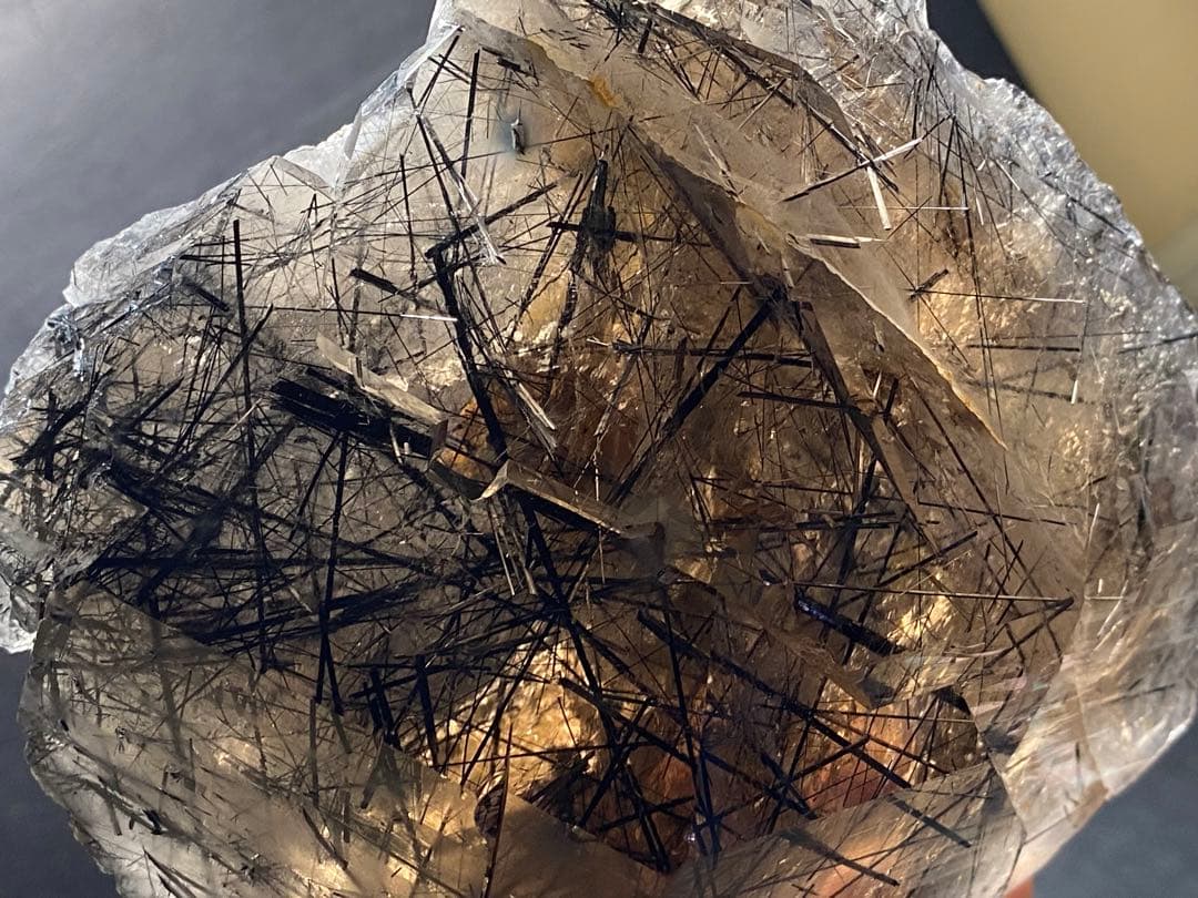 ザギマウンテンクォーツ　ザギ水晶　ザキ鉱山　エジリン　873gラビカイト入り