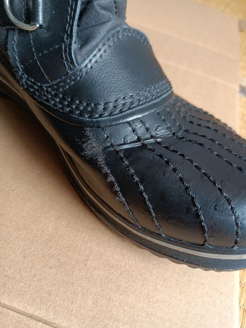 SOREL 防水ファー付きウィンターブーツ（実際のサイズ小さめです）