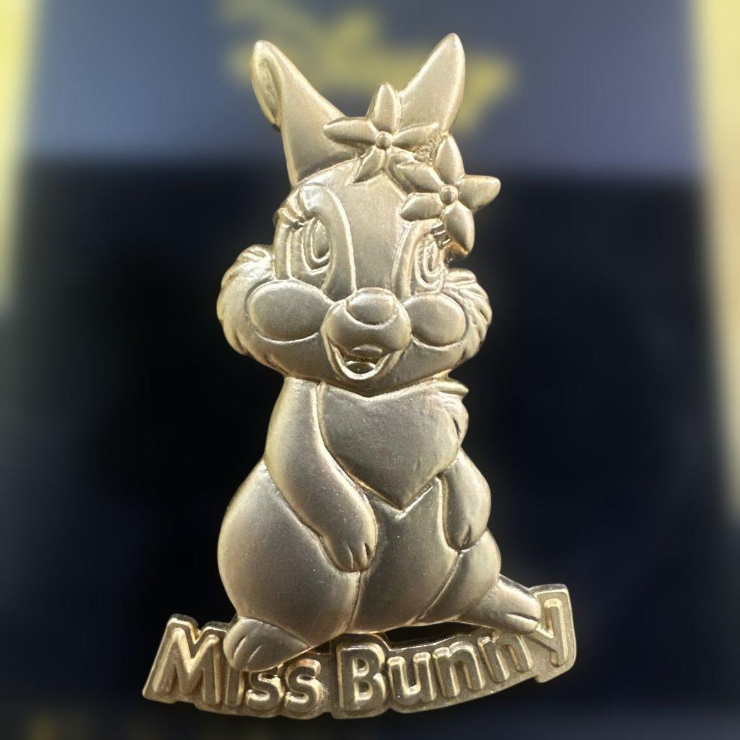 Disney Miss Bunny 限定ピンバッジ