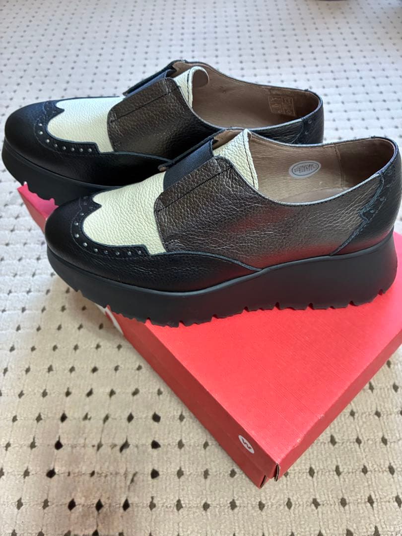 美品　スペイン製wondersウィングチップローファー