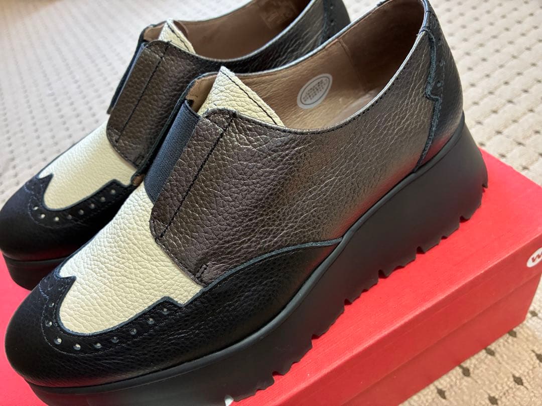 美品　スペイン製wondersウィングチップローファー