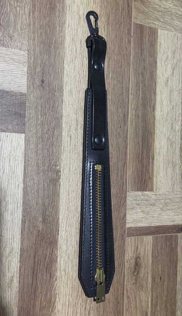 BLACK MEANS キーホルダー スラッパー ロング　スタッズ レザー