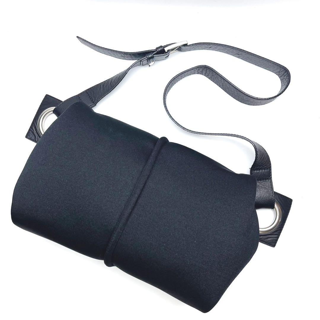 ★極美品★kawa-kawa ボディバッグ 【wet】hatome Mサイズ 黒