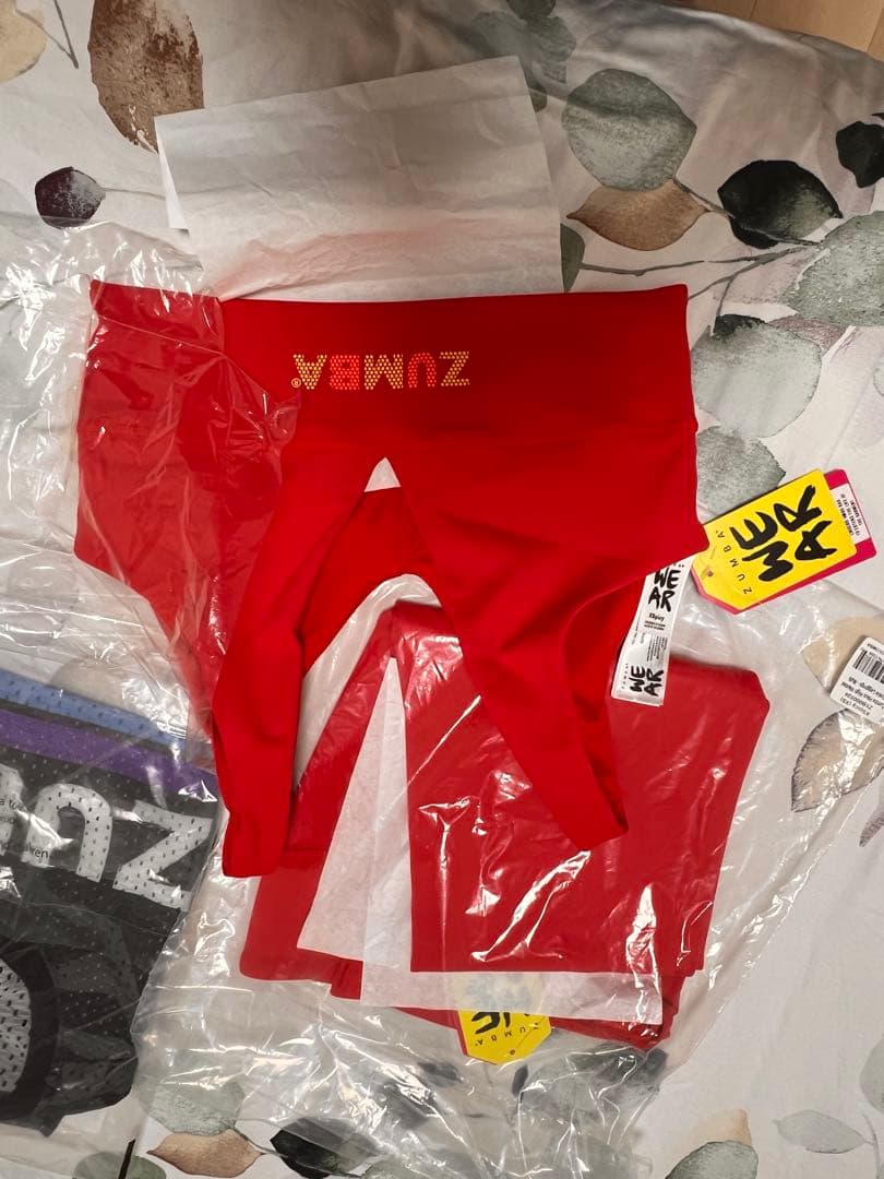 クリスマスセール　ZUMBA レッド 3点セット値下げしました