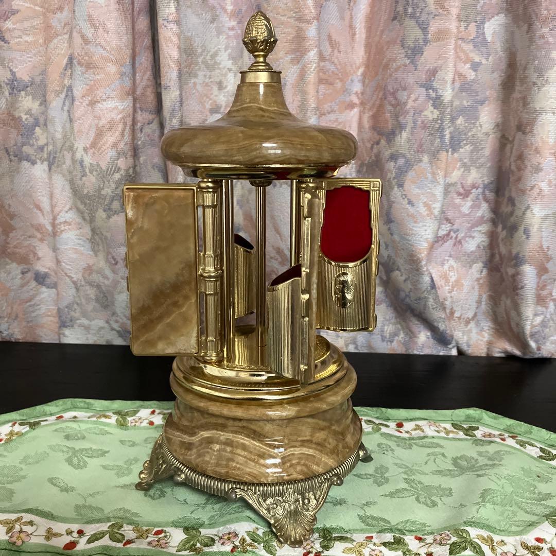 イタリア製オルゴール付き大理石シガレットケース葉巻入れ（曲は「白鳥の湖」）