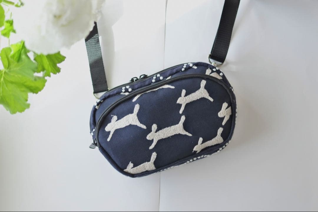 ミナペルホネン　ランランランとタンバリンのカンガルーバッグ