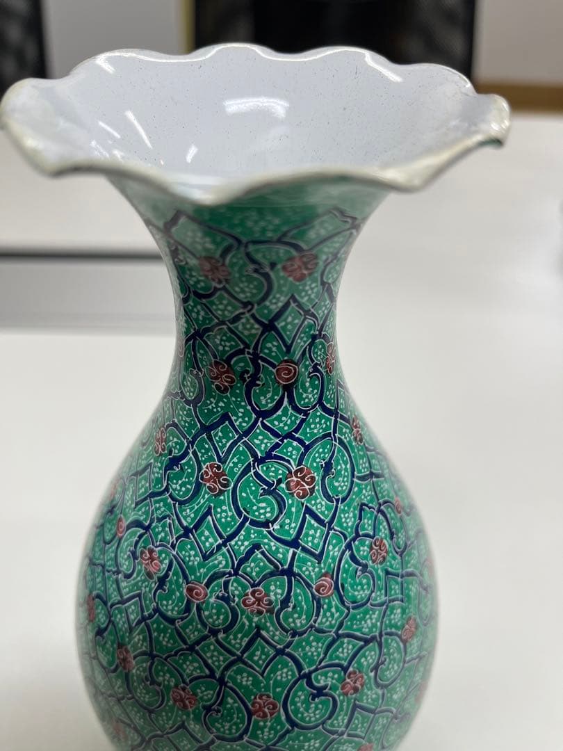 花模様の陶器花瓶