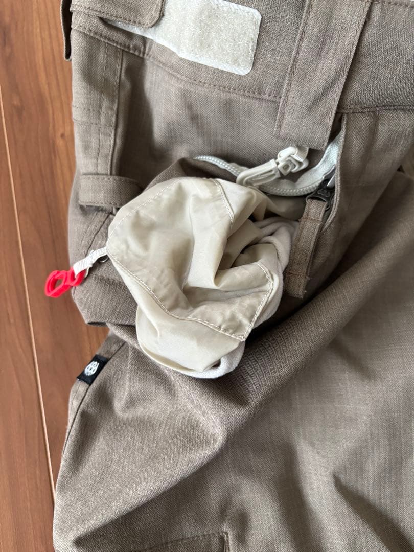 【お値下げ中】JEWEL×686スノーボードウェア Mサイズ　高機能