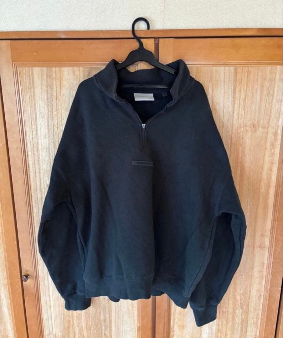 FEAR OF GOD ESSENTIALS ハーフジップ スウェット