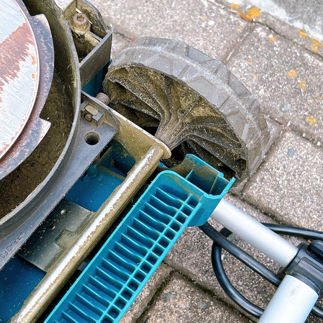 マキタ　充電式芝刈り機　MLM230D