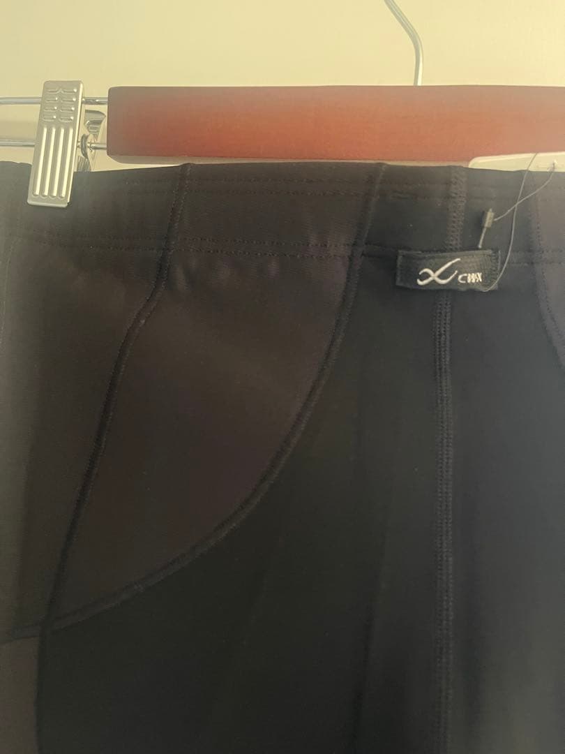 人気ブランド！早い者勝ち！タグ付き新品cw-xトレーニングパンツ レディースL