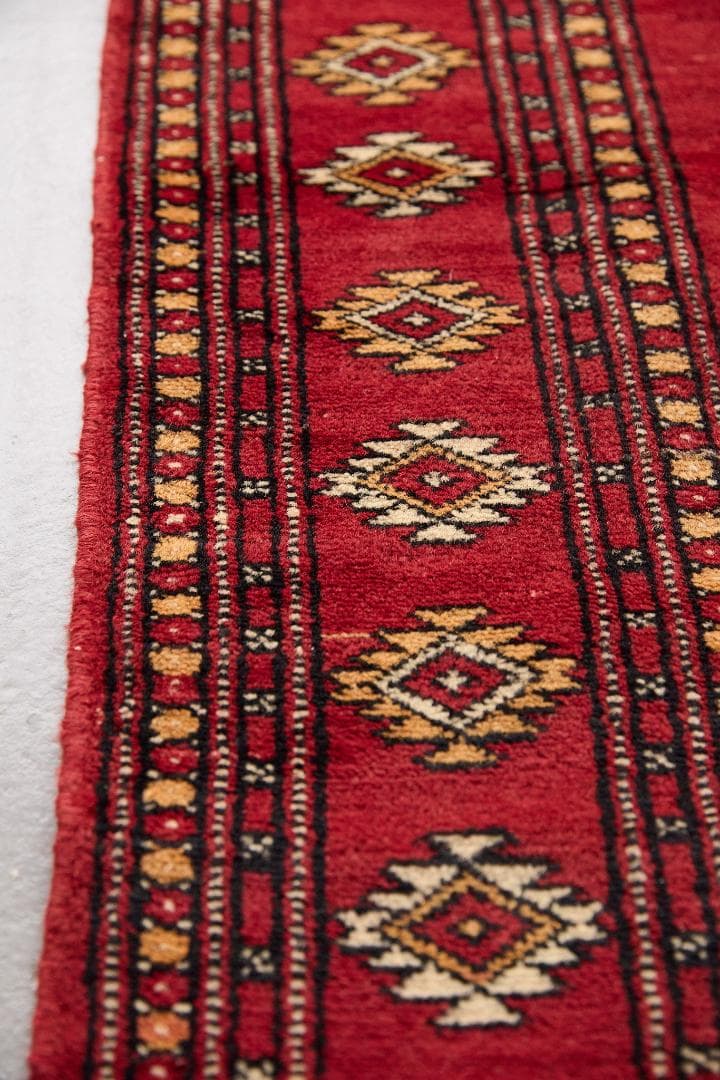 ヴィンテージラグ　トライバルラグ　ラホール産（130cm×78cm）赤　茶　黒