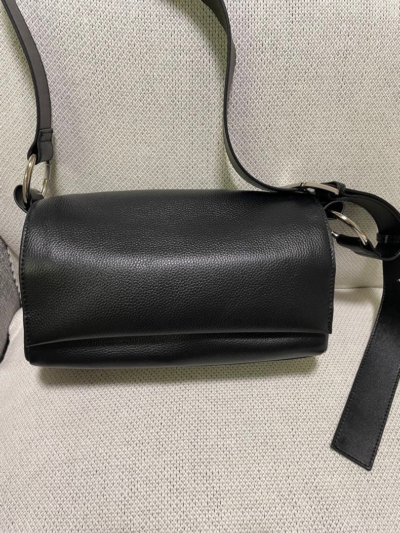 BEARDSLEY ビアズリー ブラックレザー ボディバッグ