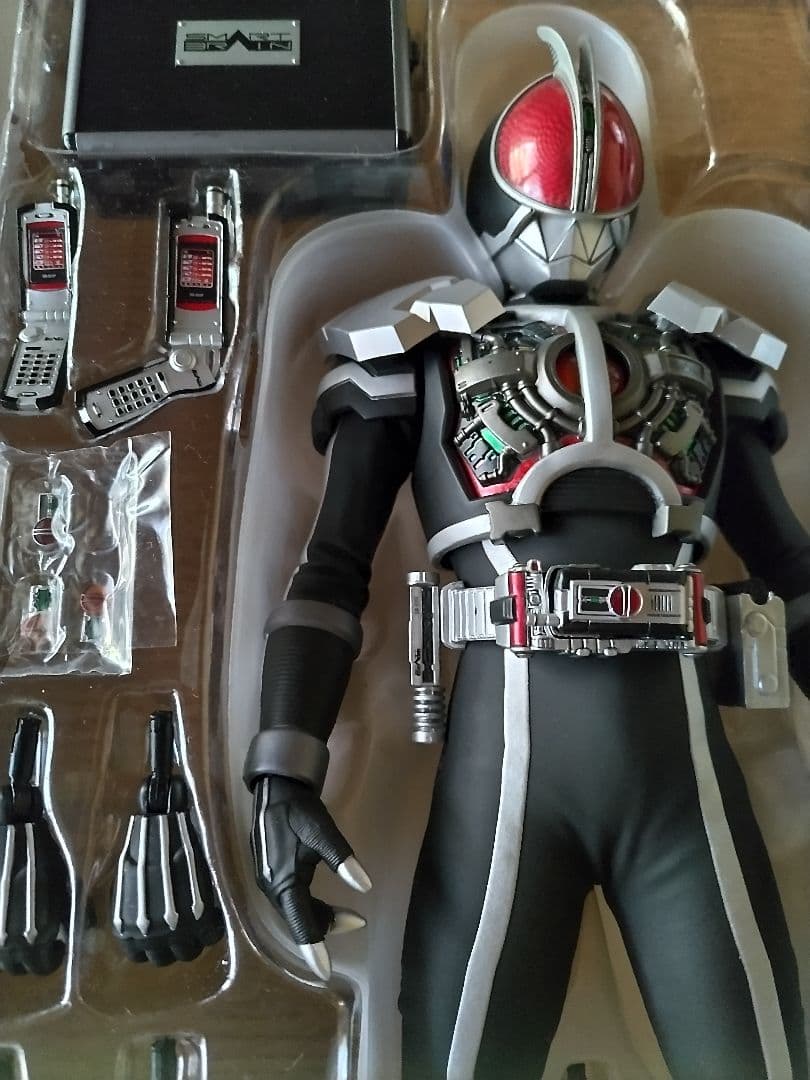 超リアル！メディコムトイＲＡＨ 仮面ライダーファイズ アクセルフォーム　完品